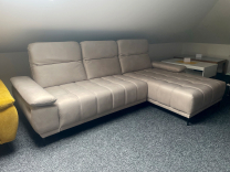 Sedací souprava Focus mini | 277x177 cm | ELEKTRICKÝ VÝSUV | šedobéžová | POSLEDNÍ KUS Z PRODEJNY