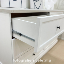 LUCCA b | vitrína W2D1S | 63,3 cm | bílá | univerzální provedení dvířek