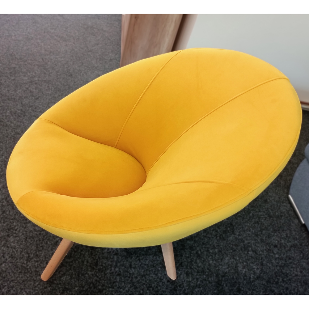 Křeslo PATIO | VÝBĚR TKANIN a odstínu nožiček